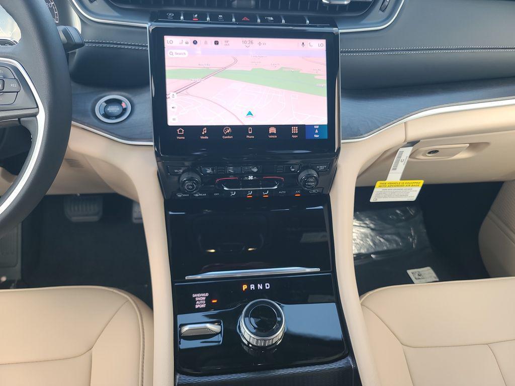 new 2025 Jeep Grand Cherokee car, priced at $44,844