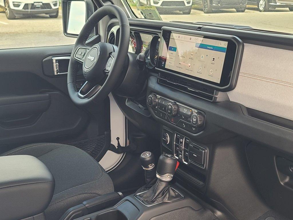 new 2025 Jeep Wrangler car, priced at $46,910
