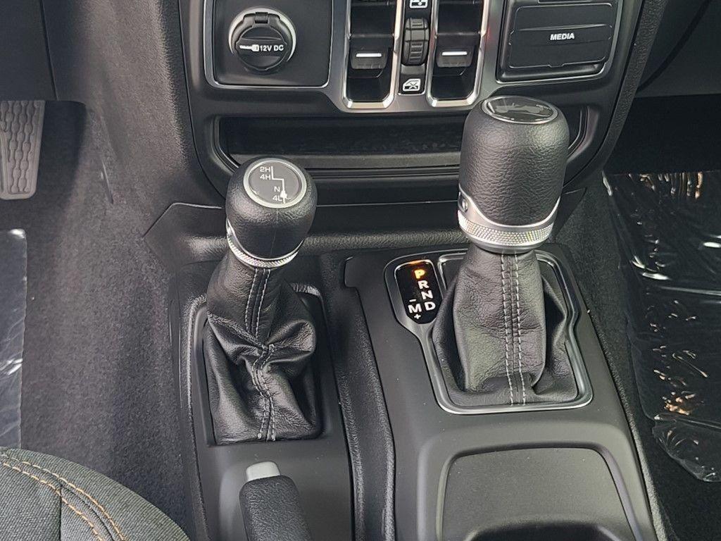 new 2025 Jeep Wrangler car, priced at $46,910