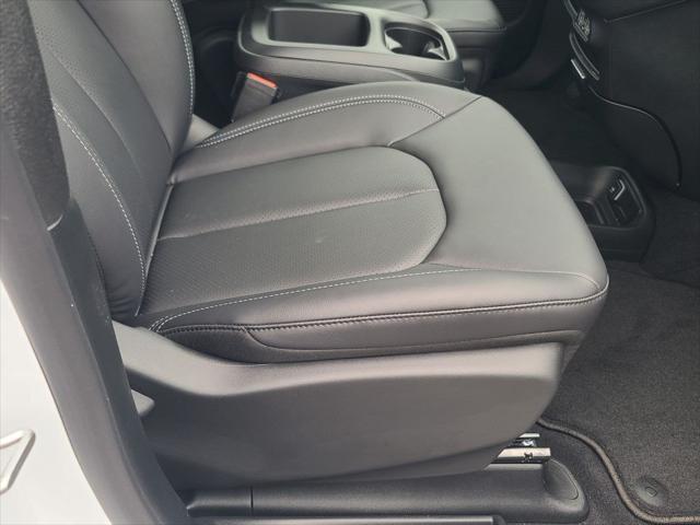 new 2025 Chrysler Pacifica car, priced at $44,927