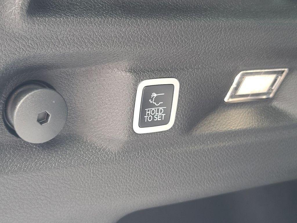 new 2025 Jeep Grand Cherokee L car, priced at $47,055