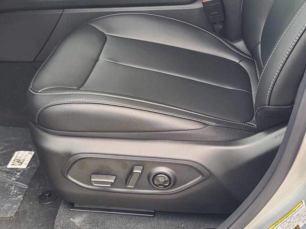 new 2025 Jeep Grand Cherokee L car, priced at $47,055