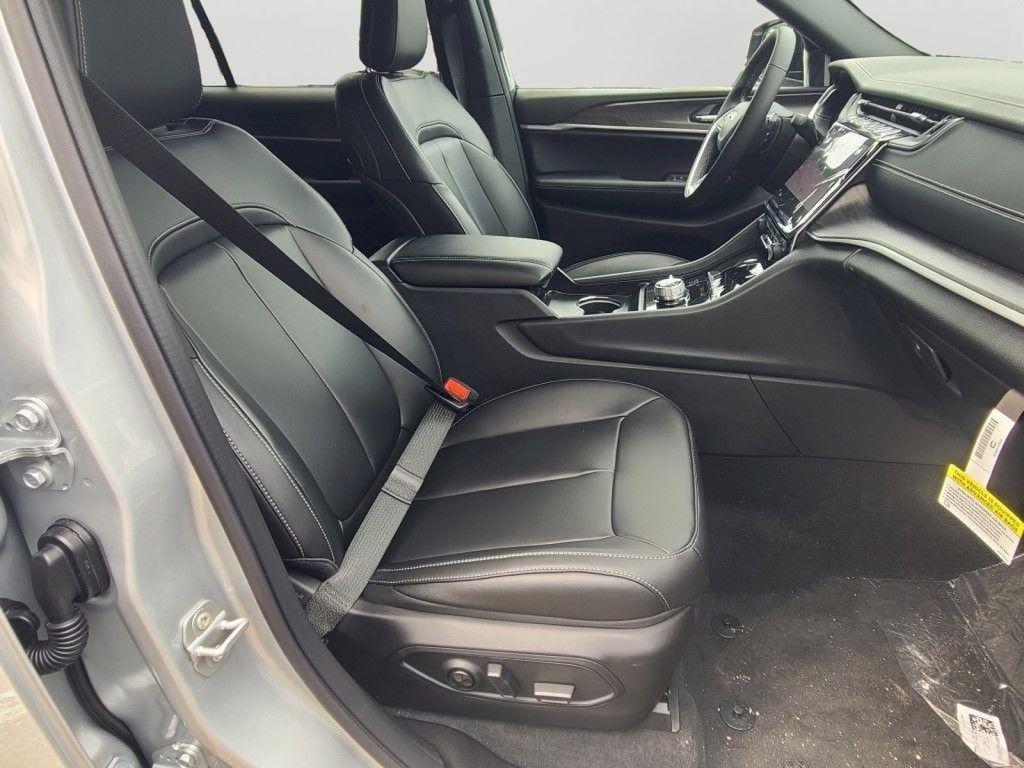 new 2025 Jeep Grand Cherokee L car, priced at $47,055