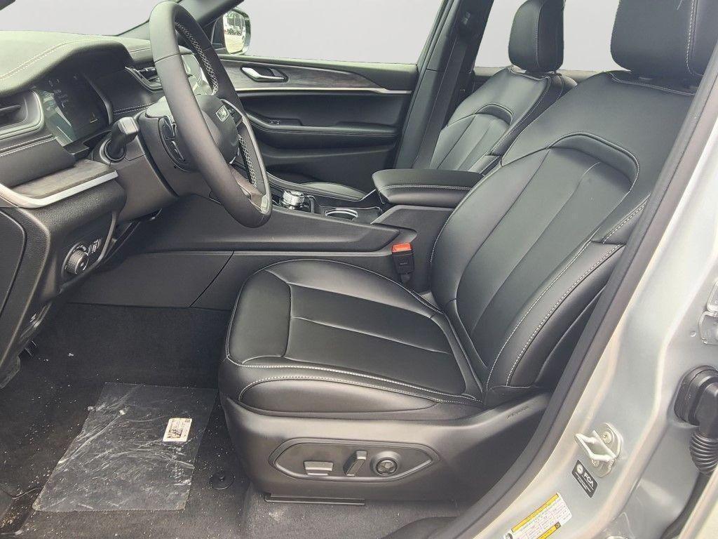 new 2025 Jeep Grand Cherokee L car, priced at $47,055
