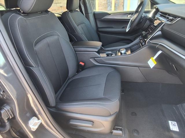 new 2025 Jeep Grand Cherokee car, priced at $39,675