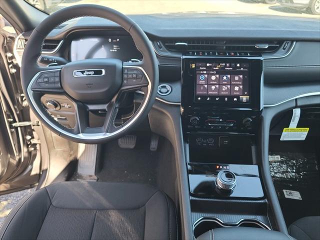 new 2025 Jeep Grand Cherokee car, priced at $39,675