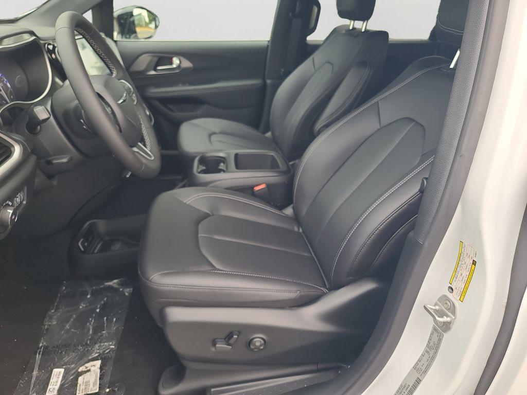 new 2026 Chrysler Pacifica car, priced at $39,840