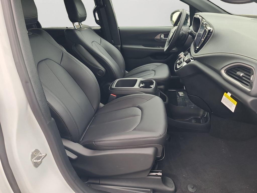new 2026 Chrysler Pacifica car, priced at $39,840