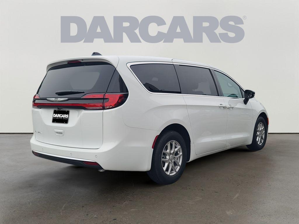 new 2026 Chrysler Pacifica car, priced at $39,840