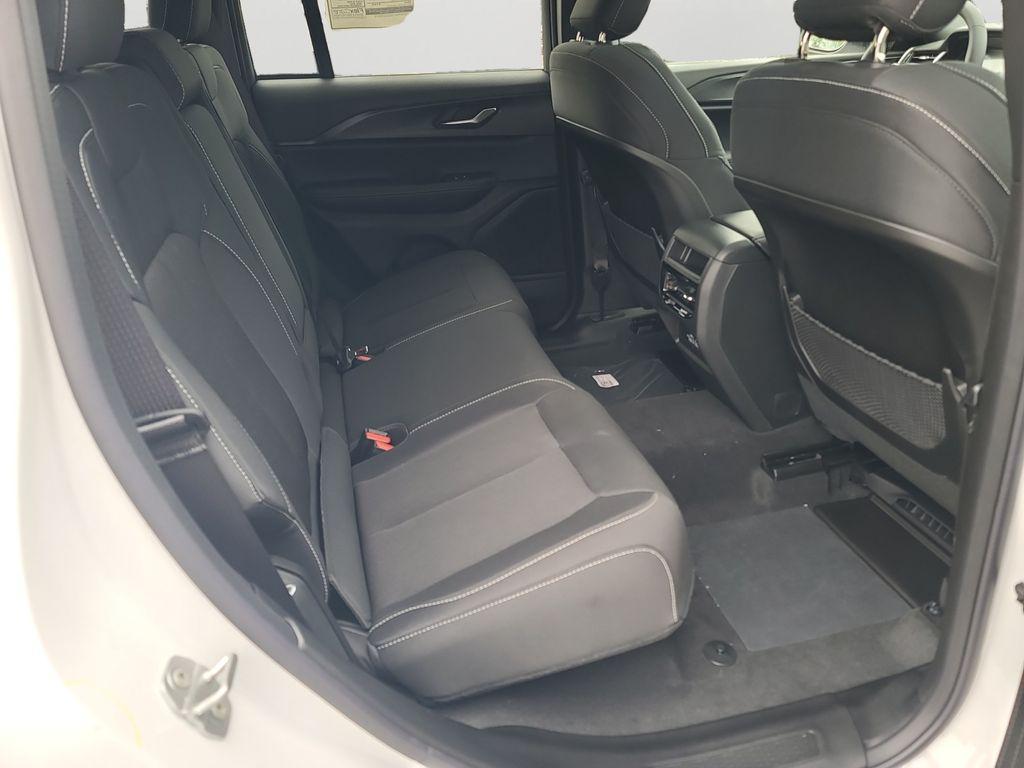 new 2025 Jeep Grand Cherokee car, priced at $39,754