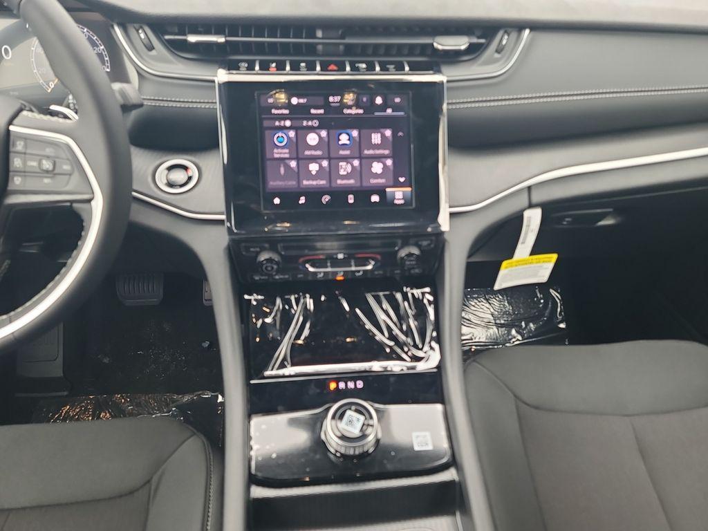 new 2025 Jeep Grand Cherokee car, priced at $39,754