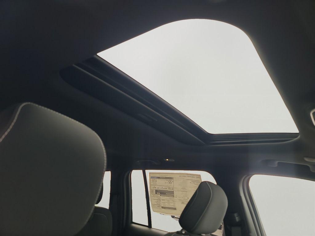 new 2025 Jeep Grand Cherokee car, priced at $39,754