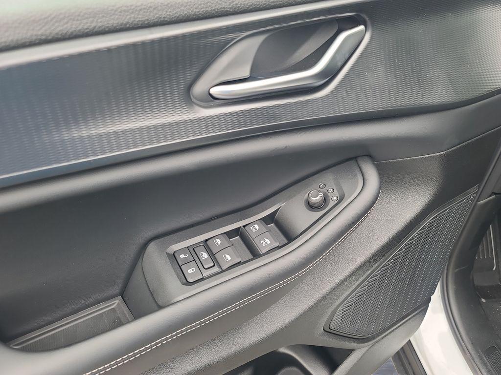 new 2025 Jeep Grand Cherokee car, priced at $39,754