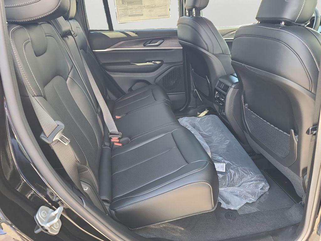 new 2025 Jeep Grand Cherokee car, priced at $47,888