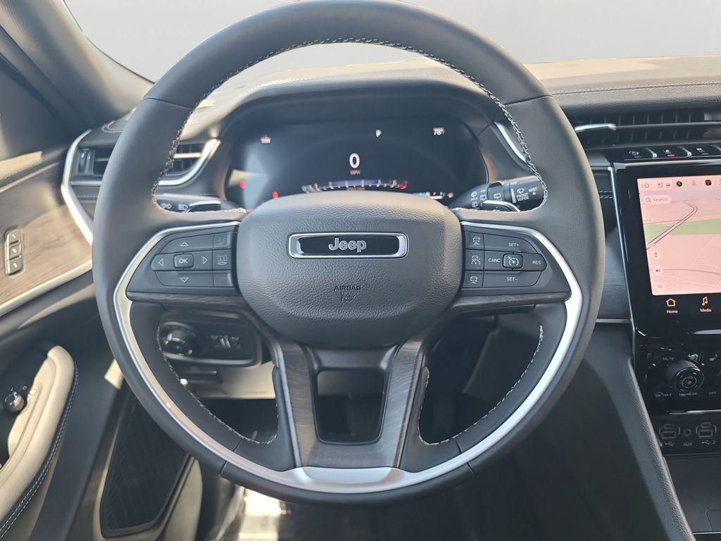 new 2025 Jeep Grand Cherokee car, priced at $47,888
