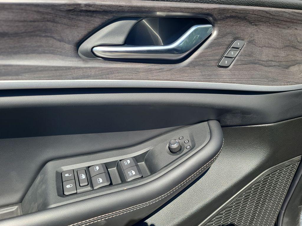 new 2025 Jeep Grand Cherokee car, priced at $47,888