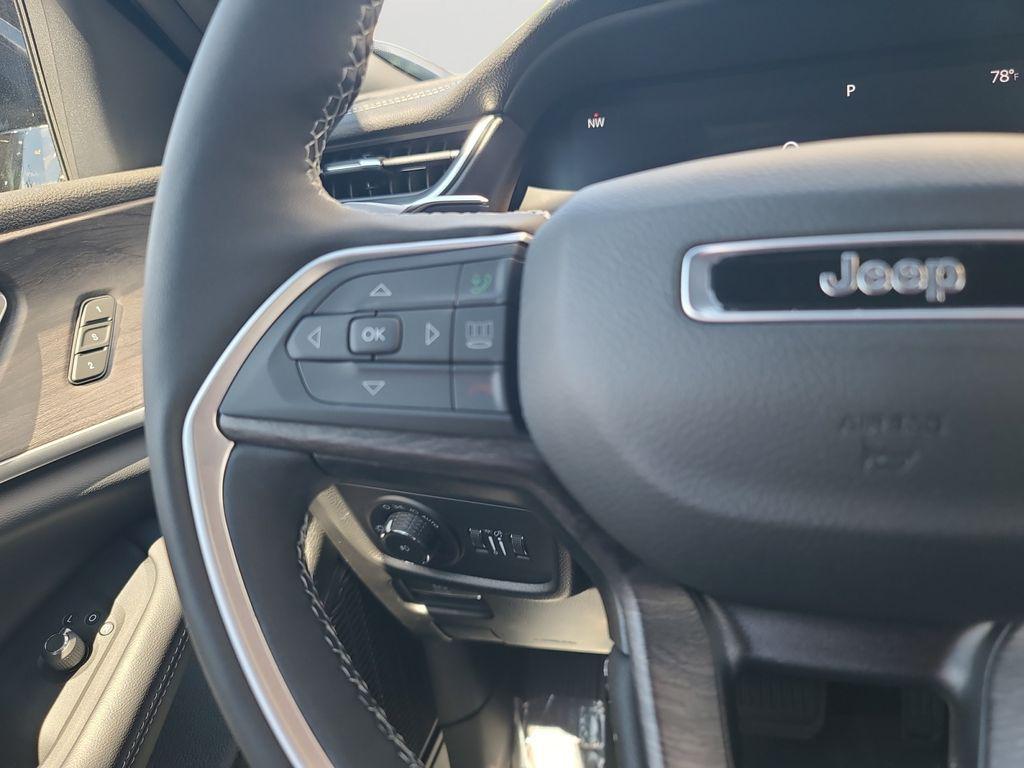 new 2025 Jeep Grand Cherokee car, priced at $47,888