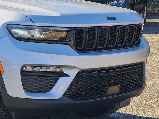 new 2024 Jeep Grand Cherokee car, priced at $44,395