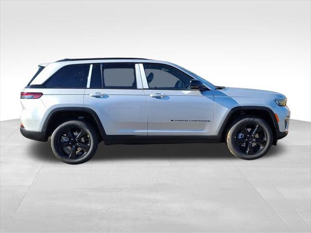 new 2024 Jeep Grand Cherokee car, priced at $44,395