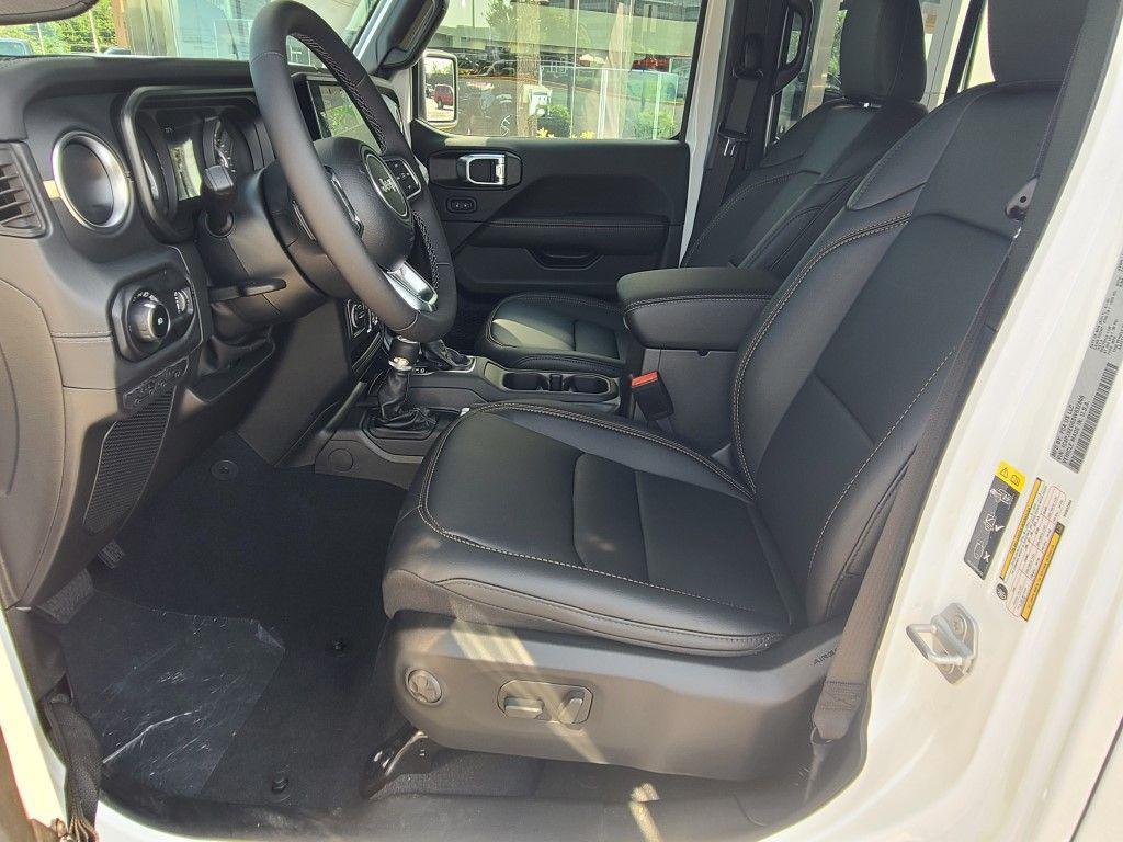 new 2025 Jeep Wrangler car, priced at $53,004