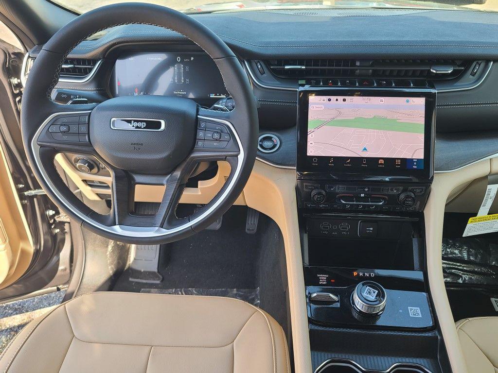 new 2025 Jeep Grand Cherokee car, priced at $45,055