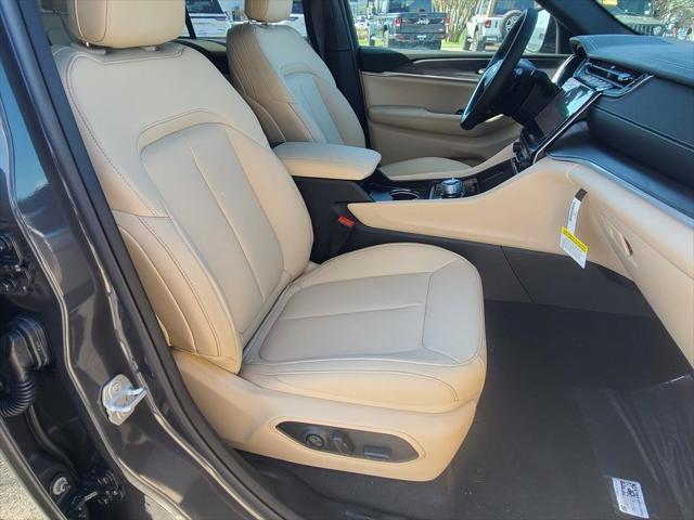 new 2025 Jeep Grand Cherokee car, priced at $47,310