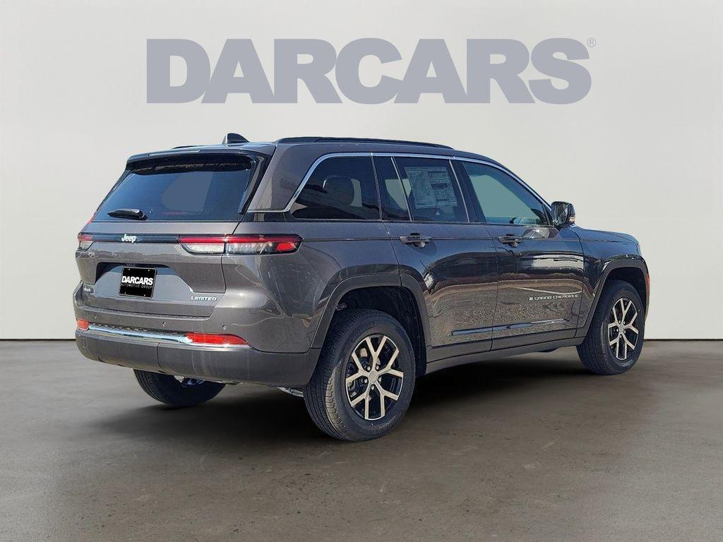 new 2025 Jeep Grand Cherokee car, priced at $45,055