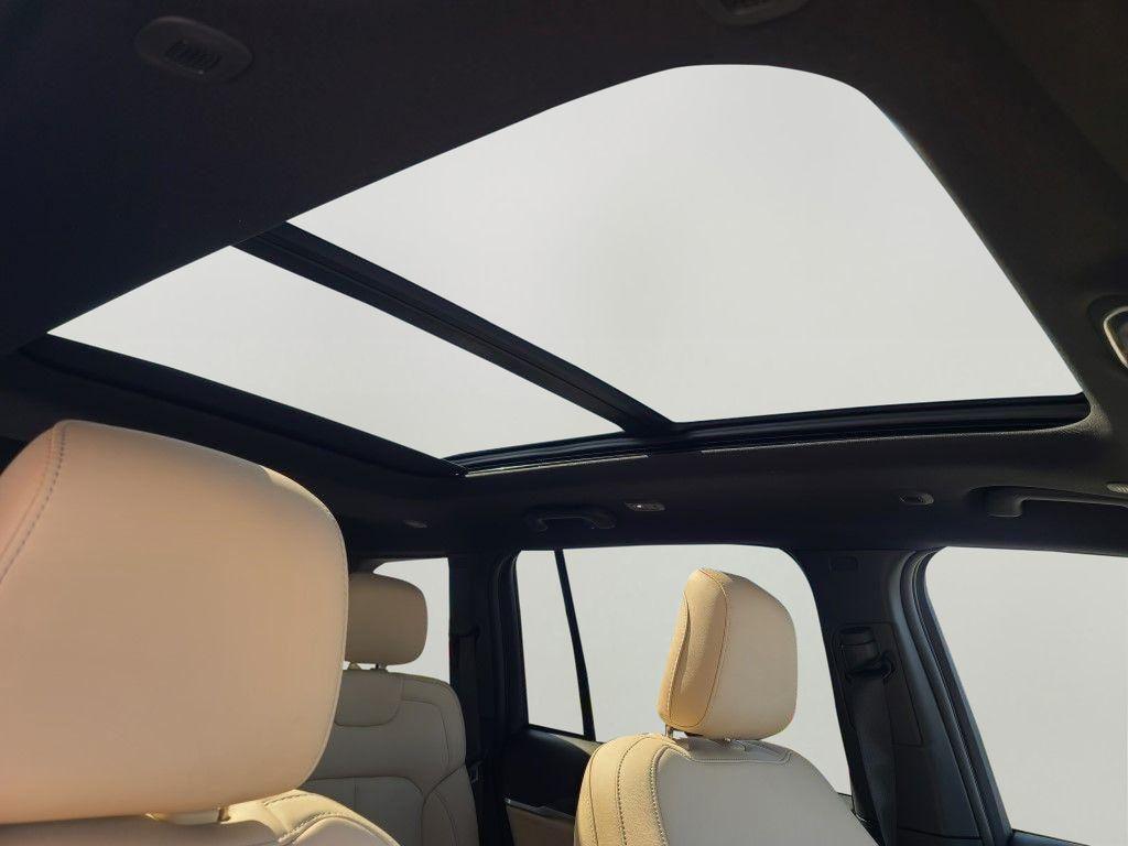 new 2025 Jeep Grand Cherokee car, priced at $45,055