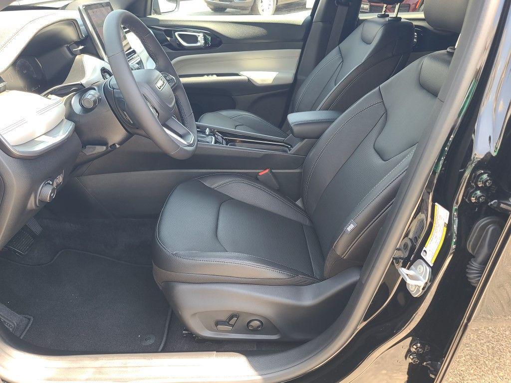 new 2025 Jeep Compass car, priced at $37,004