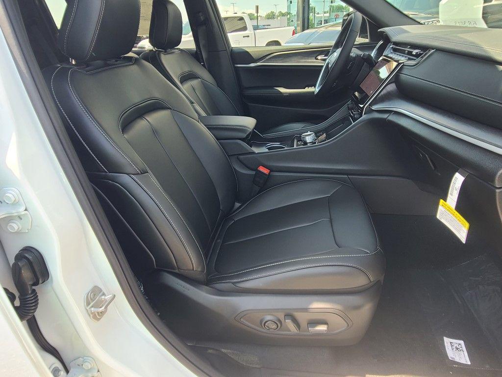 new 2025 Jeep Grand Cherokee L car, priced at $46,519