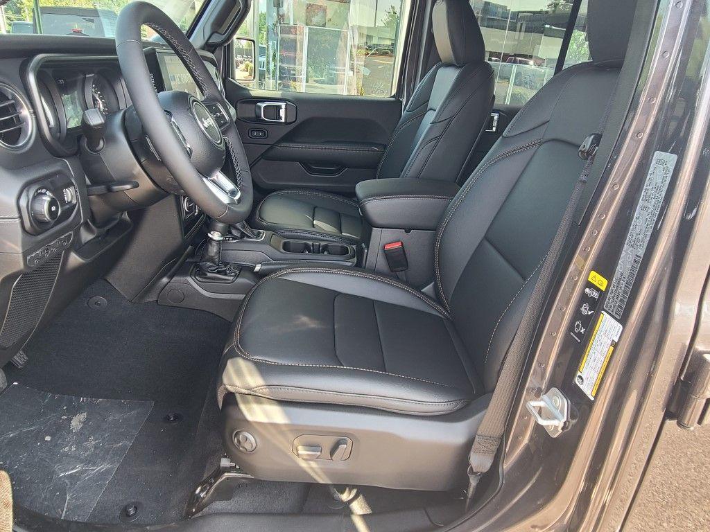 new 2025 Jeep Wrangler car, priced at $53,540