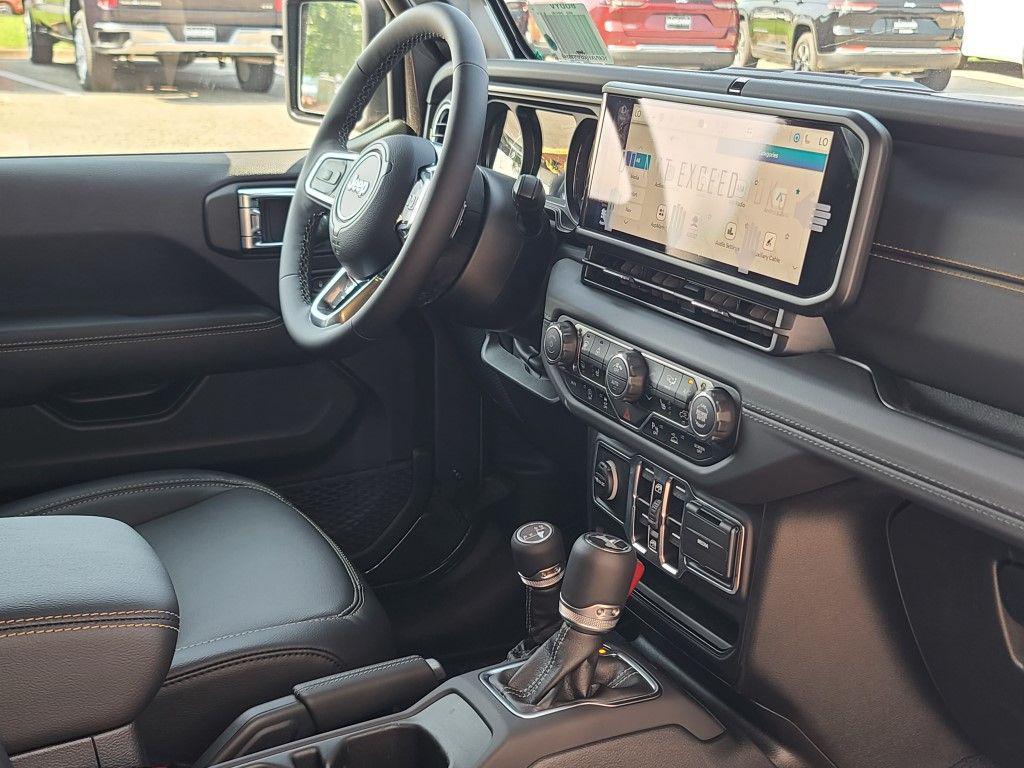 new 2025 Jeep Wrangler car, priced at $53,540