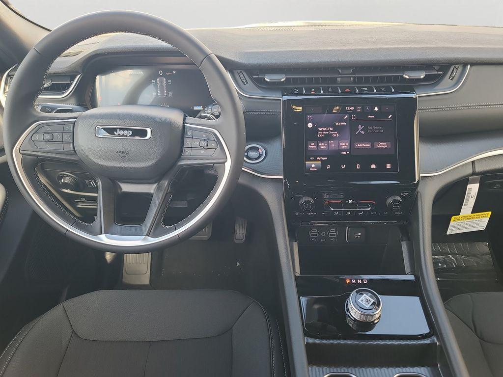 new 2025 Jeep Grand Cherokee car, priced at $38,811