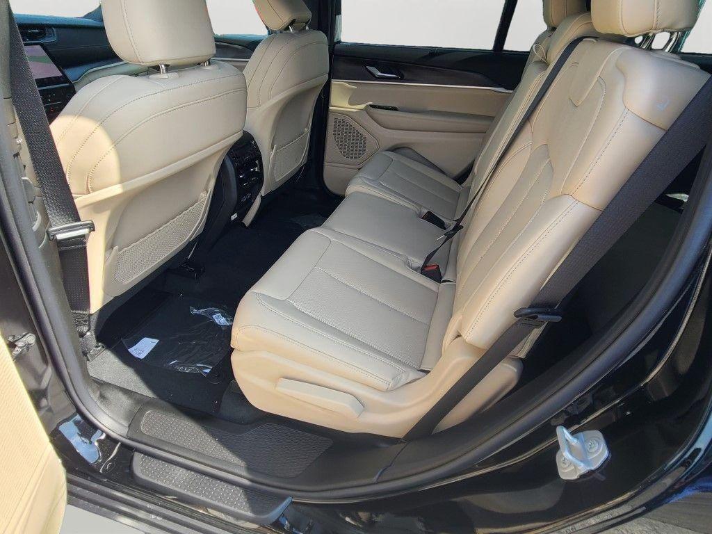 new 2025 Jeep Grand Cherokee L car, priced at $50,364