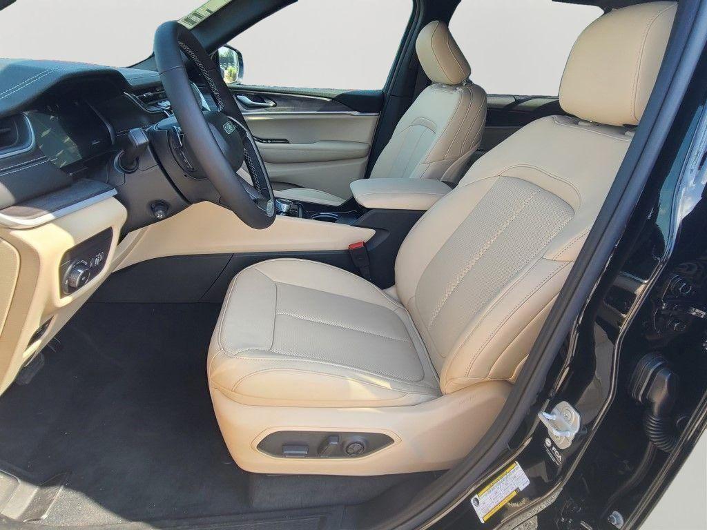 new 2025 Jeep Grand Cherokee L car, priced at $50,364