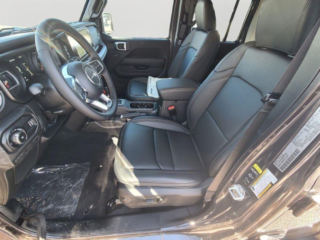new 2025 Jeep Wrangler car, priced at $55,832