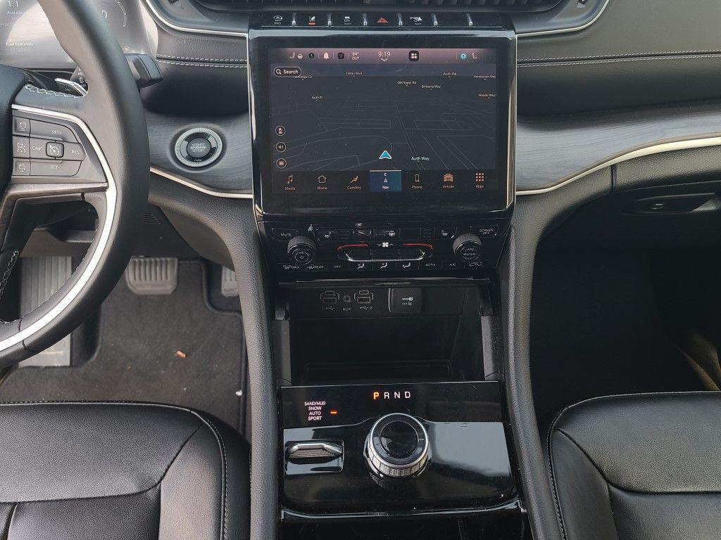 used 2023 Jeep Grand Cherokee car, priced at $27,200