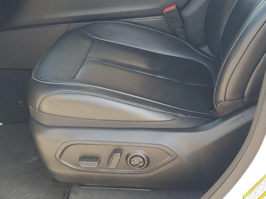 used 2023 Jeep Grand Cherokee car, priced at $27,500