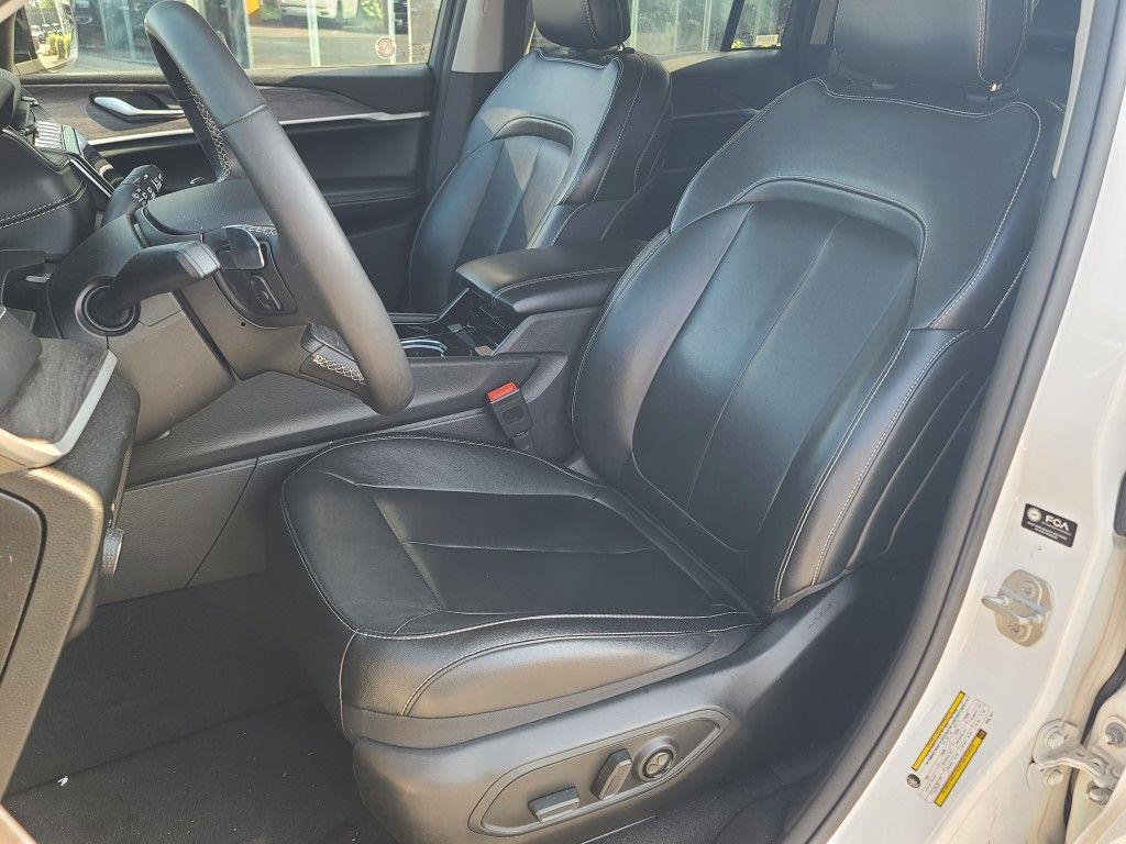 used 2023 Jeep Grand Cherokee car, priced at $27,200