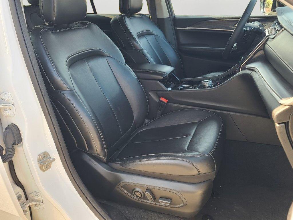 used 2023 Jeep Grand Cherokee car, priced at $27,500