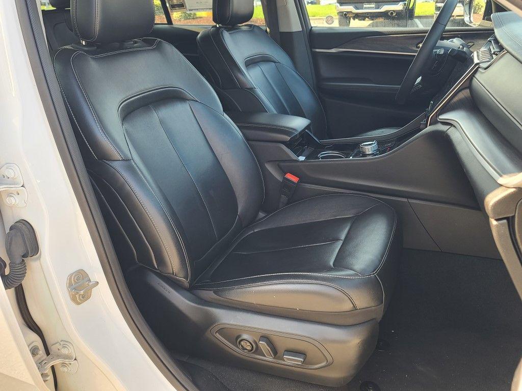 used 2023 Jeep Grand Cherokee car, priced at $27,200