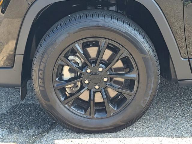 used 2023 Jeep Cherokee car, priced at $22,400