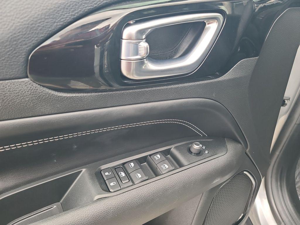 used 2022 Jeep Compass car, priced at $24,999