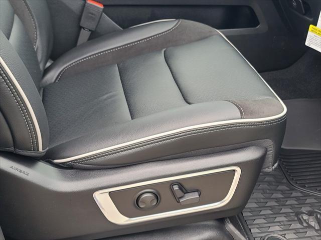 new 2025 Ram 1500 car, priced at $66,661