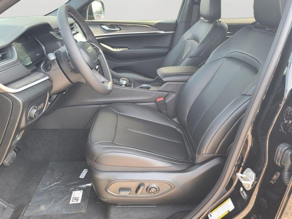 new 2025 Jeep Grand Cherokee L car, priced at $47,055