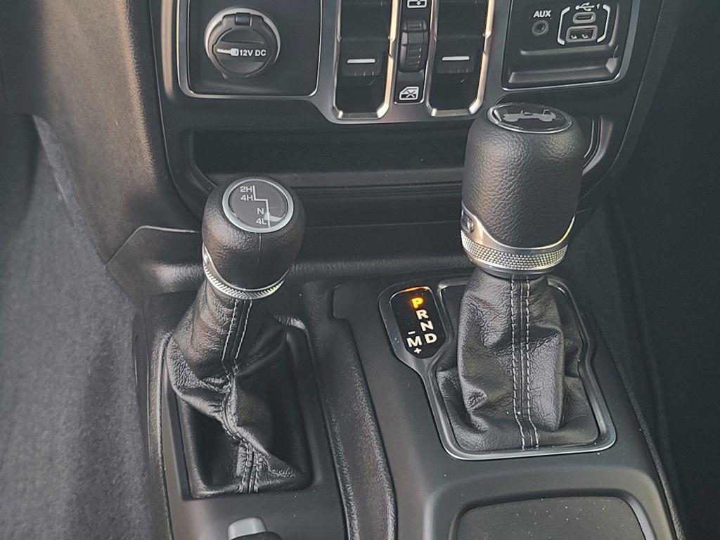 new 2025 Jeep Wrangler car, priced at $47,237