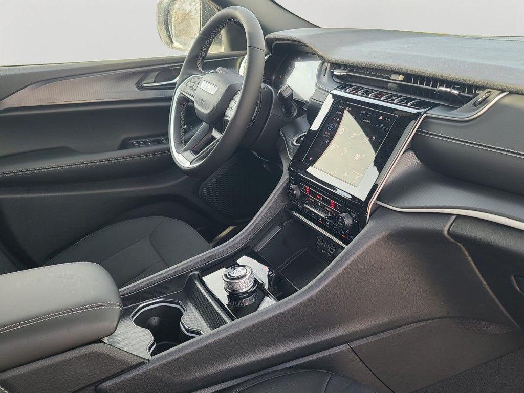 new 2025 Jeep Grand Cherokee L car, priced at $40,280