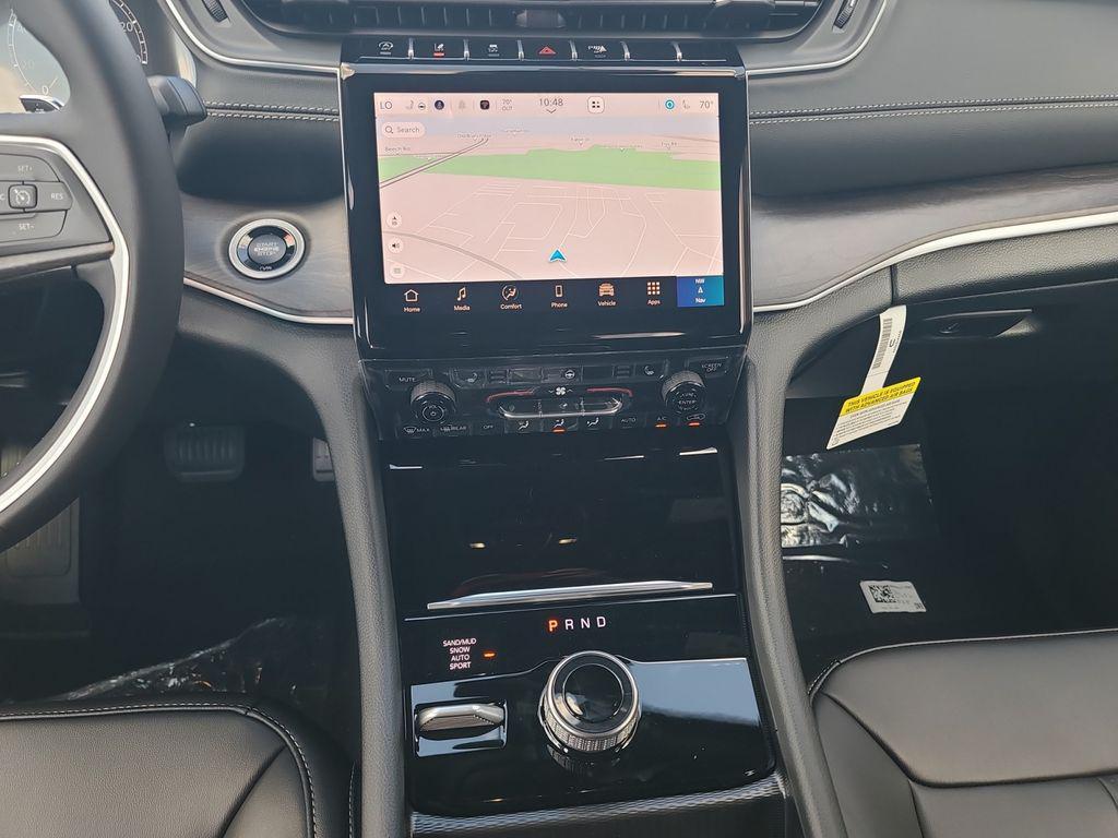 new 2025 Jeep Grand Cherokee car, priced at $45,255