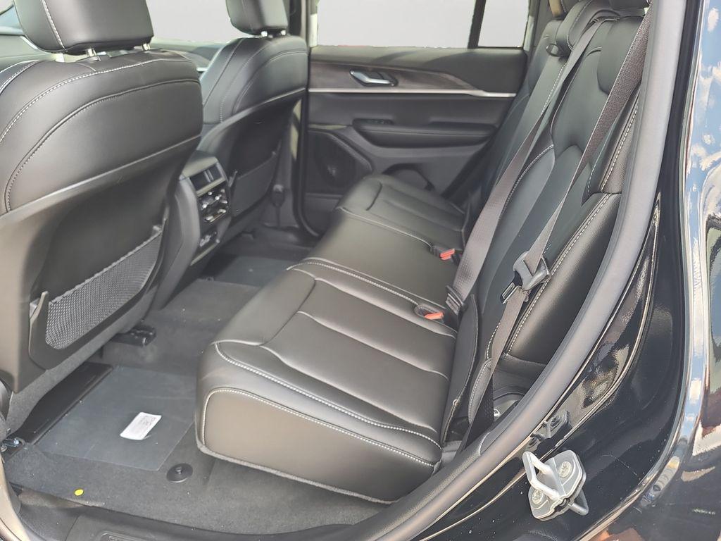 new 2025 Jeep Grand Cherokee car, priced at $45,255