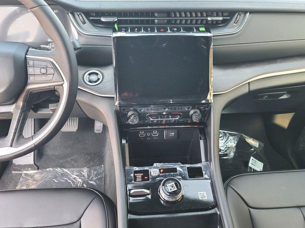 new 2025 Jeep Grand Cherokee L car, priced at $47,731